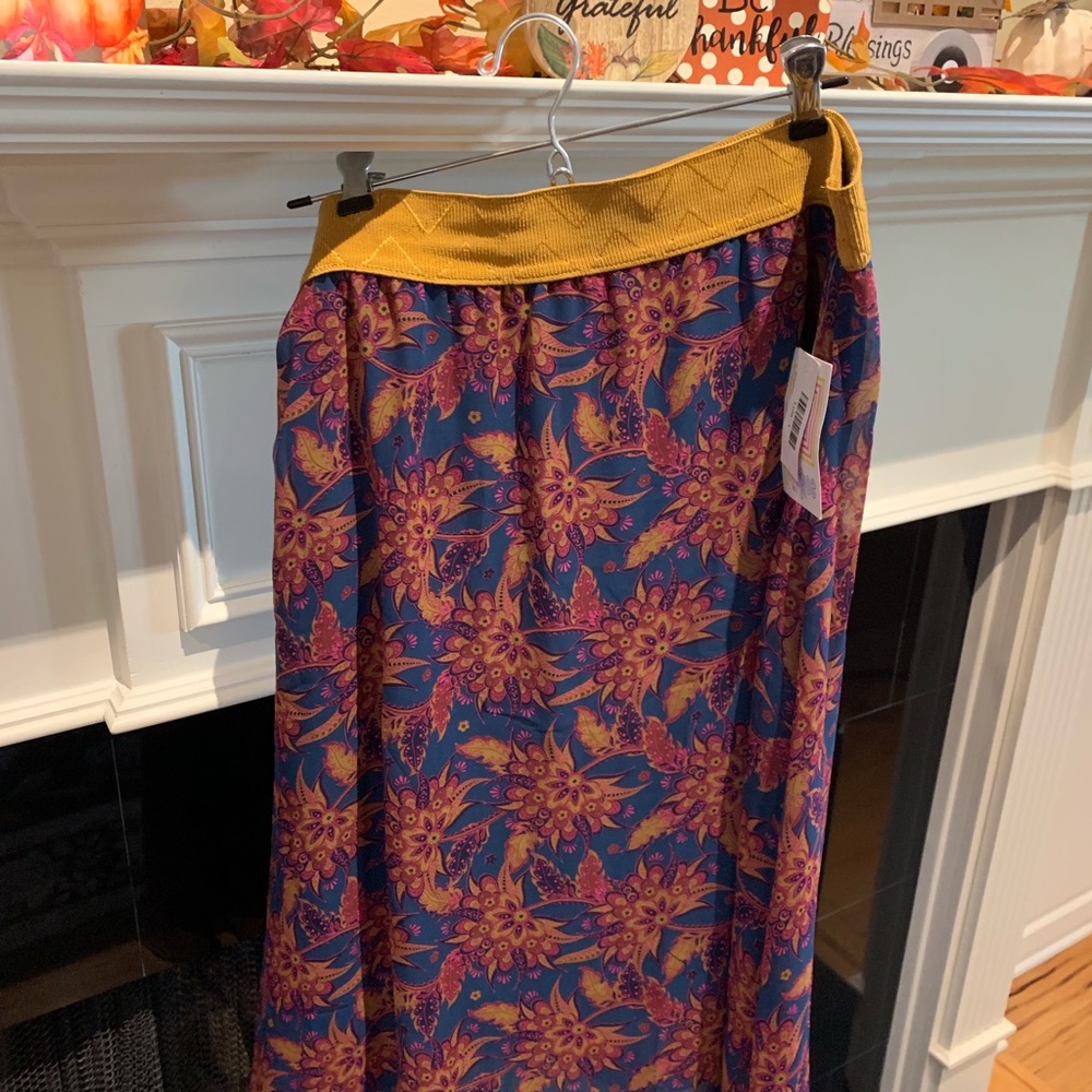 NWT Lularoe Lola skirt Large